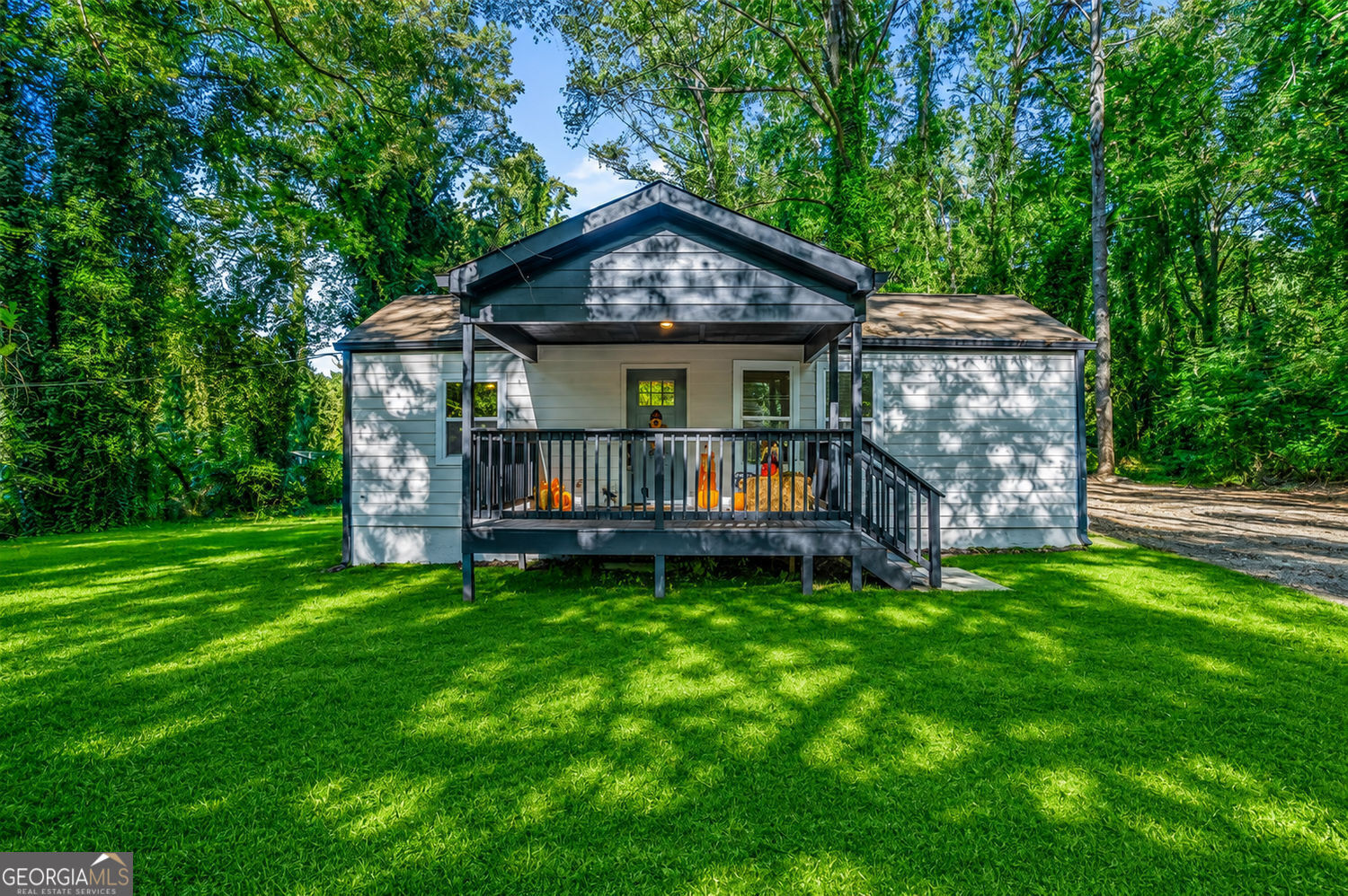 Property Photo: 2841 Waters Road SW GA 30354