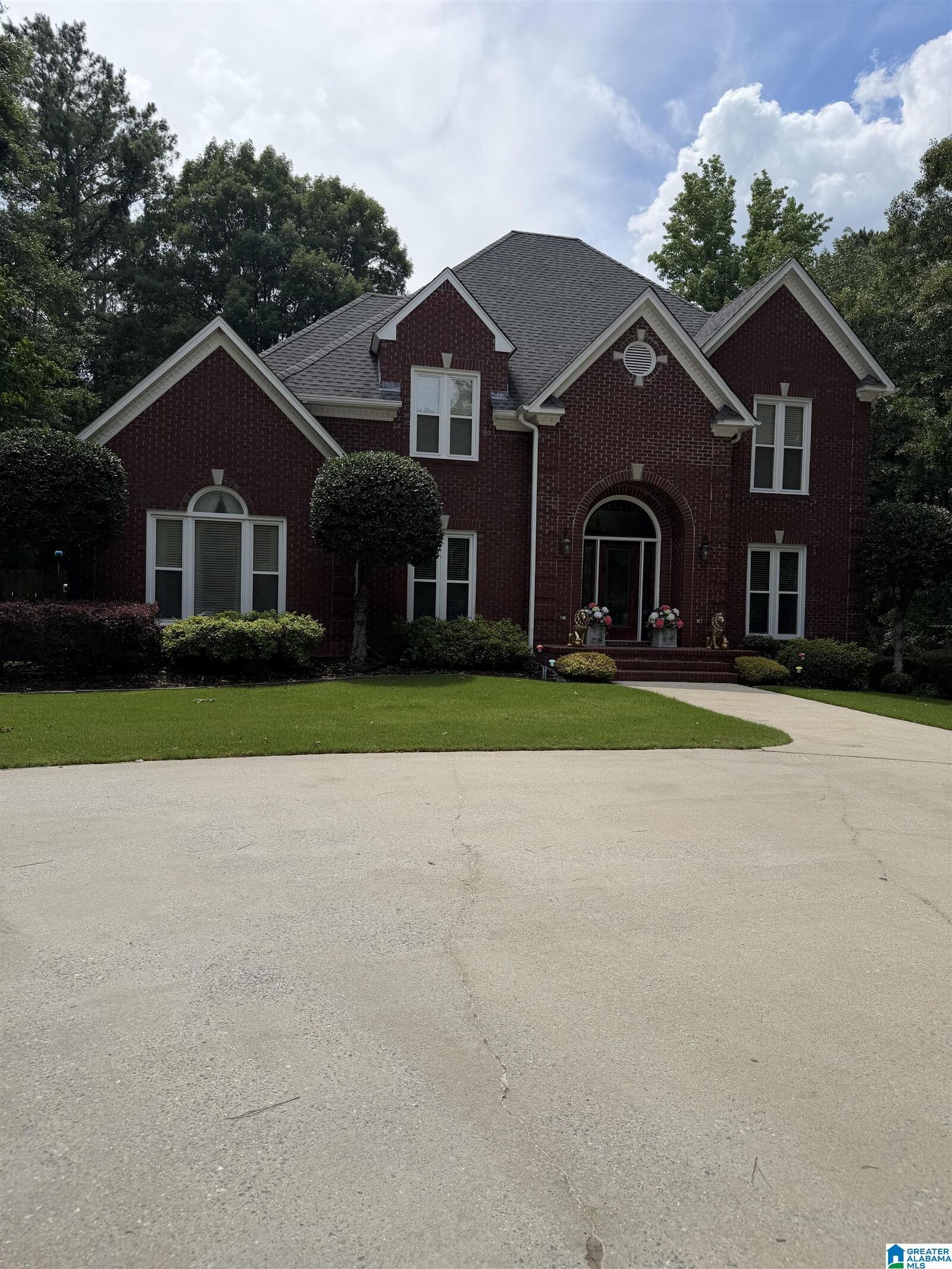 Property Photo:  102 Windsor Lane  AL 35124 
