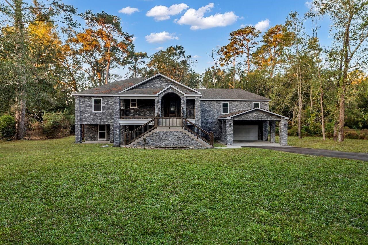 Property Photo:  83 White Oak Drive N  TX 77357 