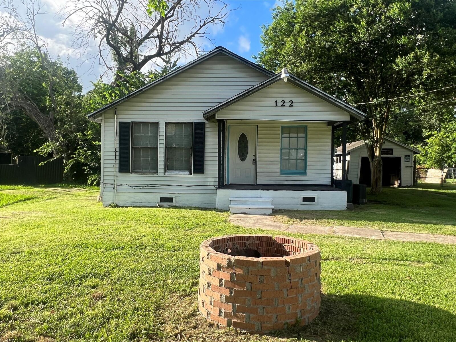 Property Photo: 122 W Pecan Lane TX 77531