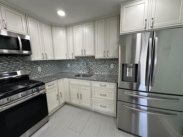 Property Photo:  374 Cator Ave 2  NJ 07002 