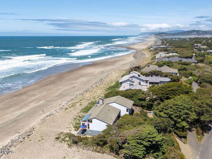 Property Photo: 243 Salishan Drive OR 97388