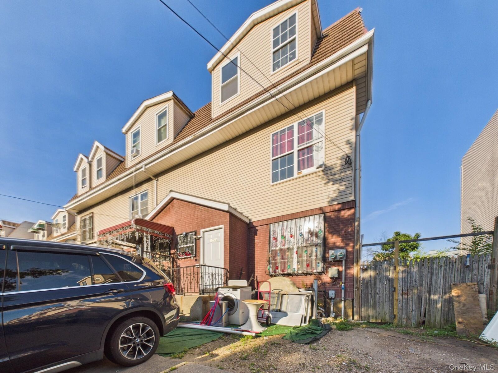 Property Photo:  1222 Vyse Avenue  NY 10459 