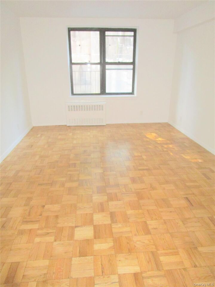 Property Photo:  4315 Webster Avenue 1B  NY 10704 