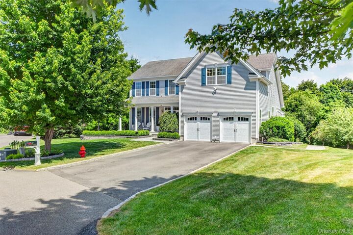 Property Photo: 10 Sandlewood Circle NY 12533