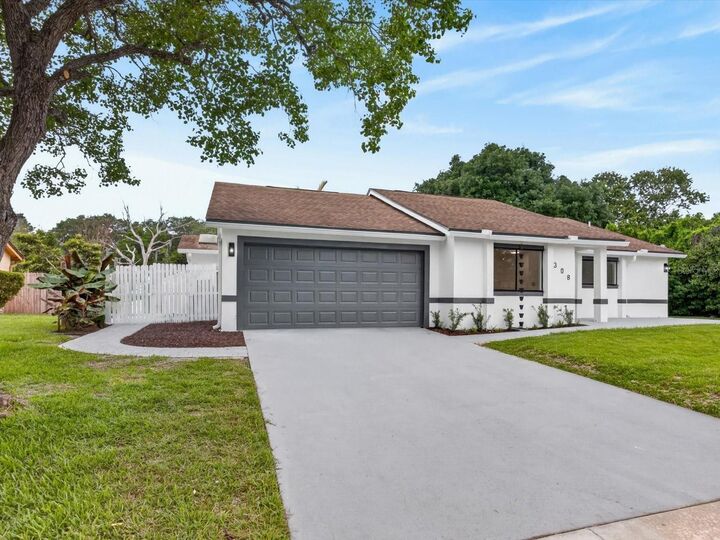 Property Photo: 308 S Shadow Bay Drive FL 32825