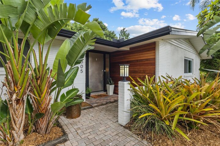 Property Photo: 2605 Botany Avenue FL 34239