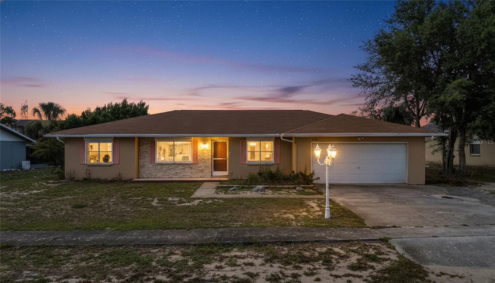 Property Photo:  5262 Woodridge Lane  FL 34609 