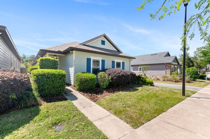 Property Photo:  7916 SW 80th Drive  FL 32608 