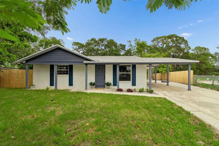 Property Photo: 6532 S West Shore Circle FL 33616