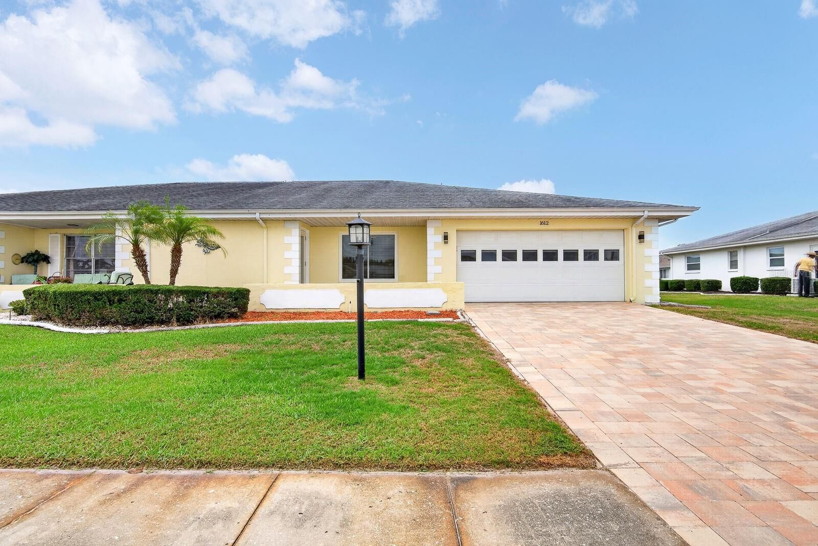 Property Photo:  1612 Bentwood Drive  FL 33573 