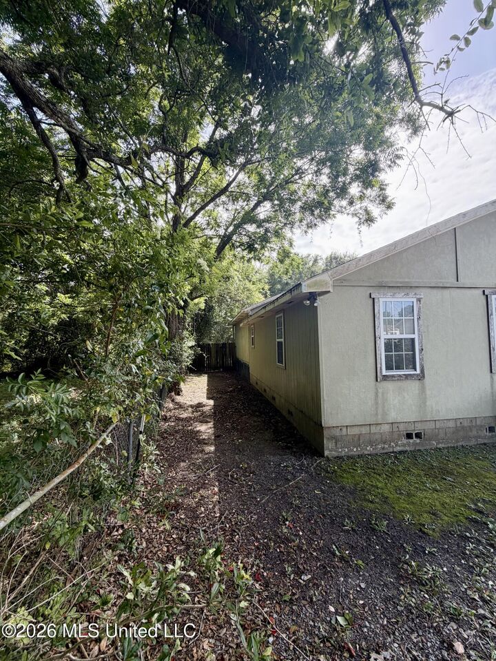 Property Photo:  1603 Dixie Avenue  MS 39501 