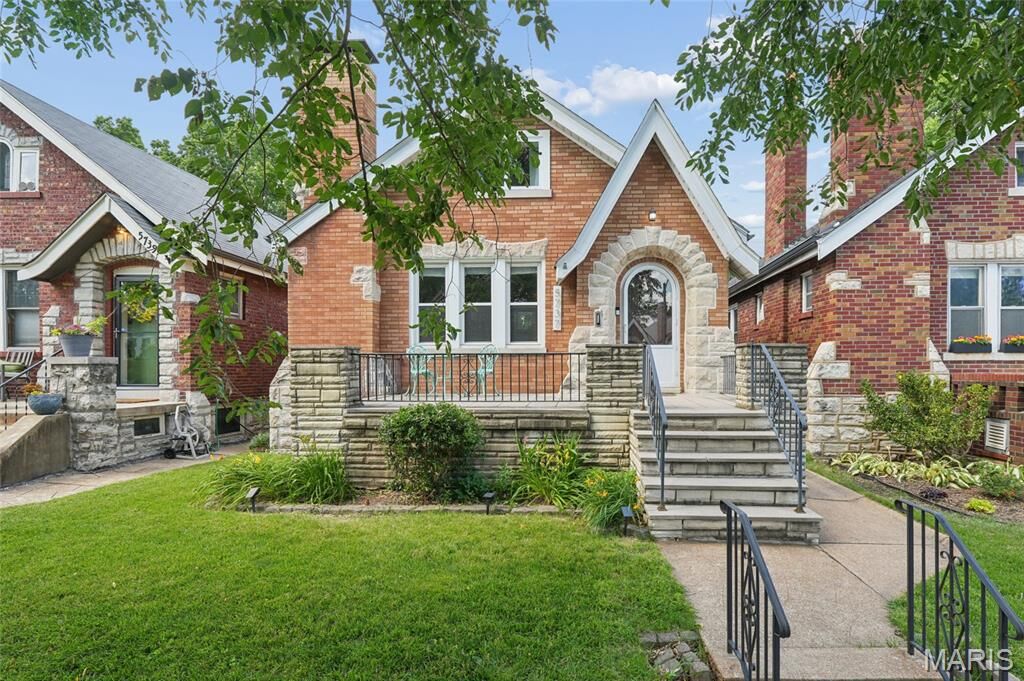 Property Photo:  5737 Delor Street  MO 63109 