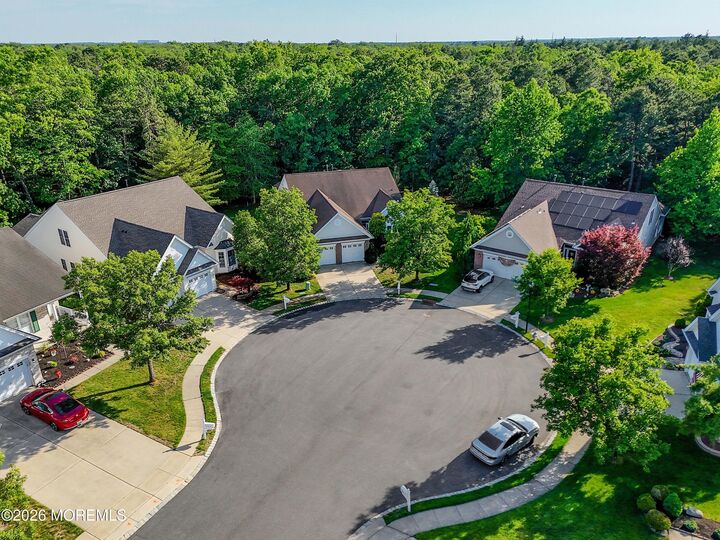 Property Photo: 7 Oakhill Court NJ 08527