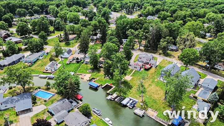 Property Photo: 4936 Shoreview Drive MI 49038