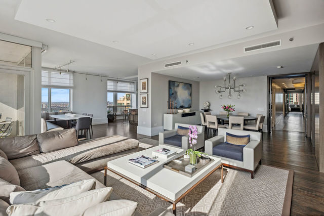 Property Photo: 55 E Erie Street 4301 IL 60611
