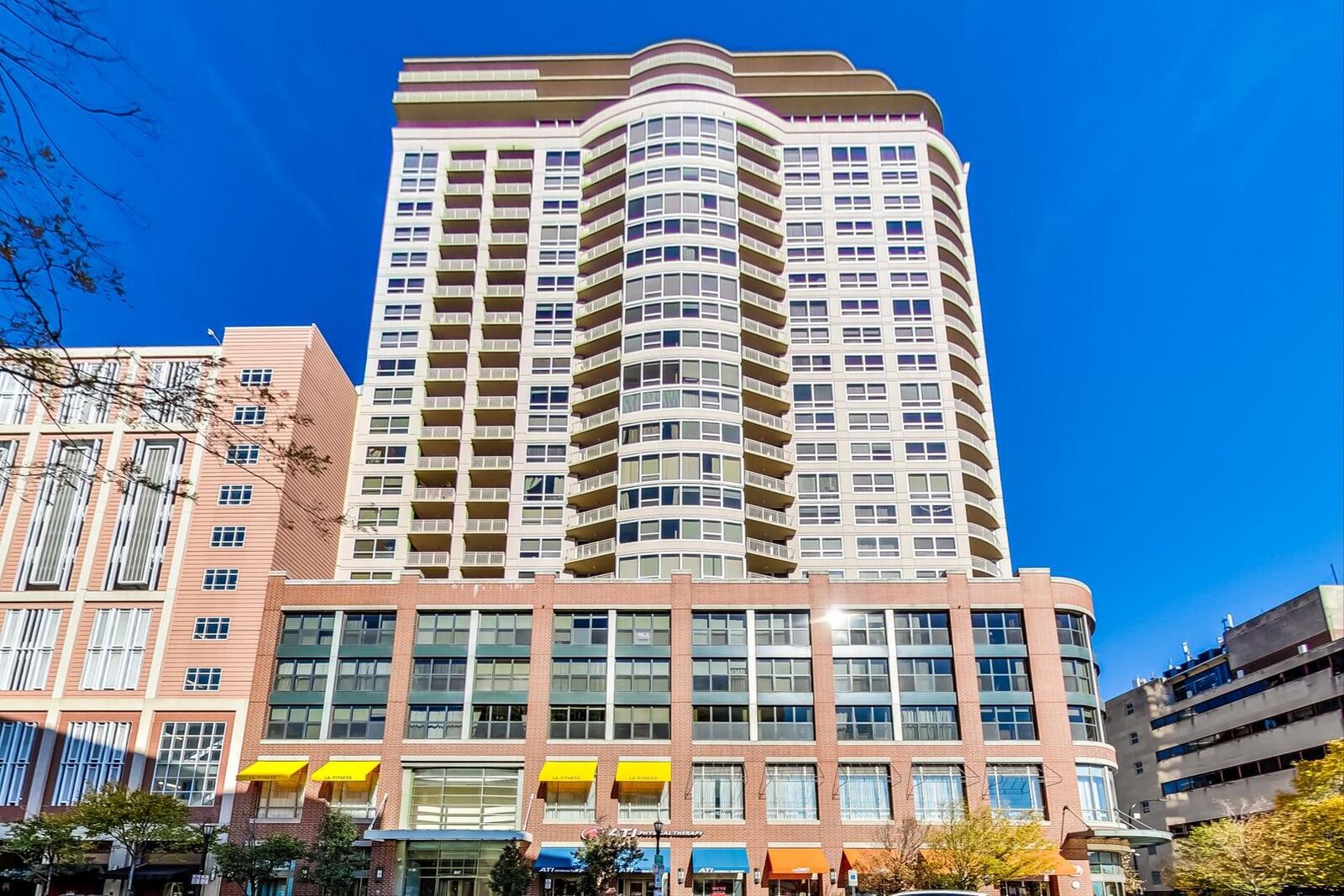 Property Photo: 807 Davis Street 1811 IL 60201