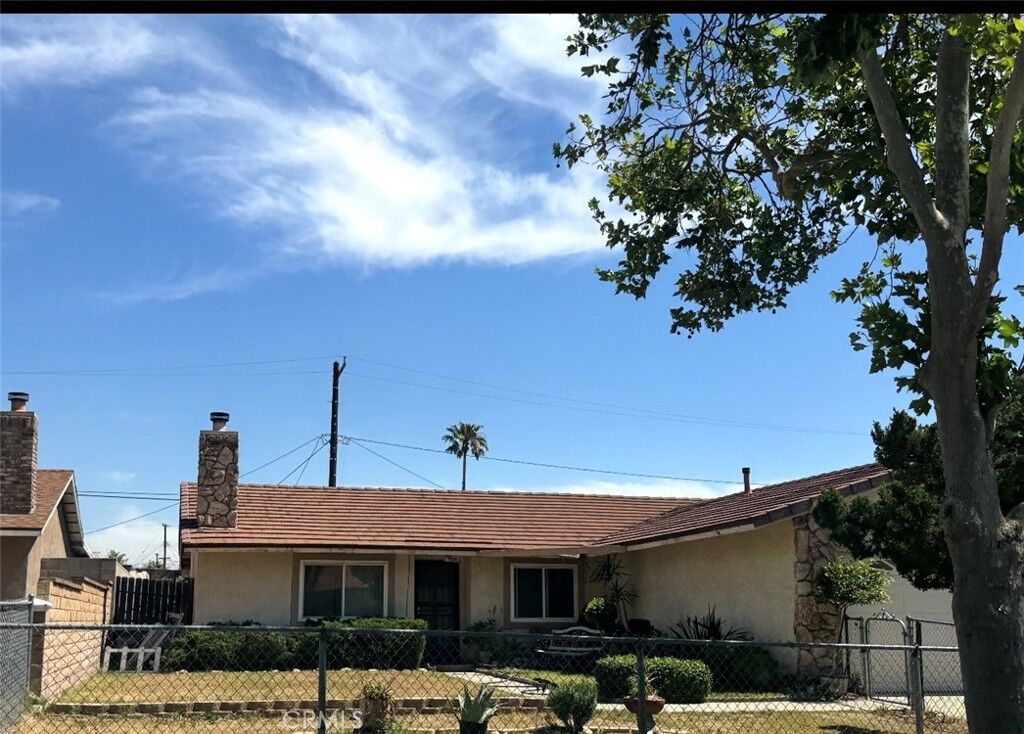 Property Photo:  9765 Sycamore  CA 92335 