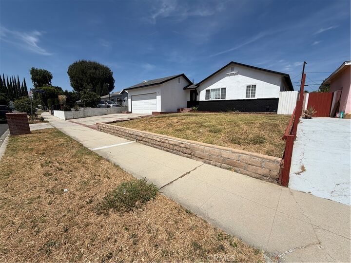 Property Photo: 6944 Lurline Avenue CA 91306