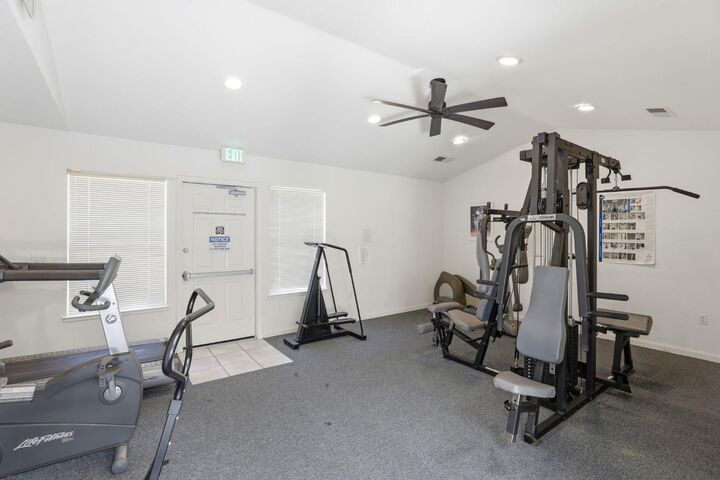 Property Photo: 7330 Stratford Place 708 CA 95842