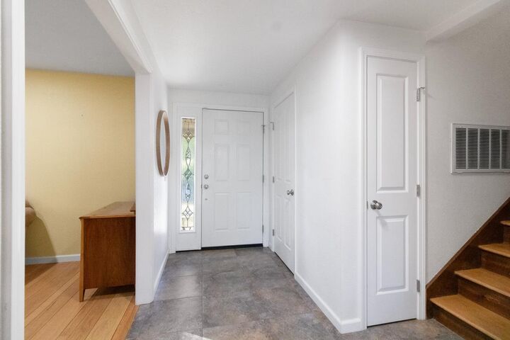 Property Photo:  934 King James Way  CA 95762 