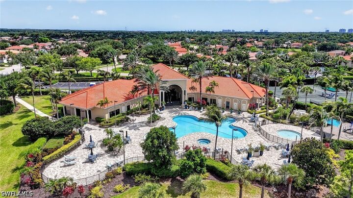 Property Photo: 9110 Astonia Way FL 33967