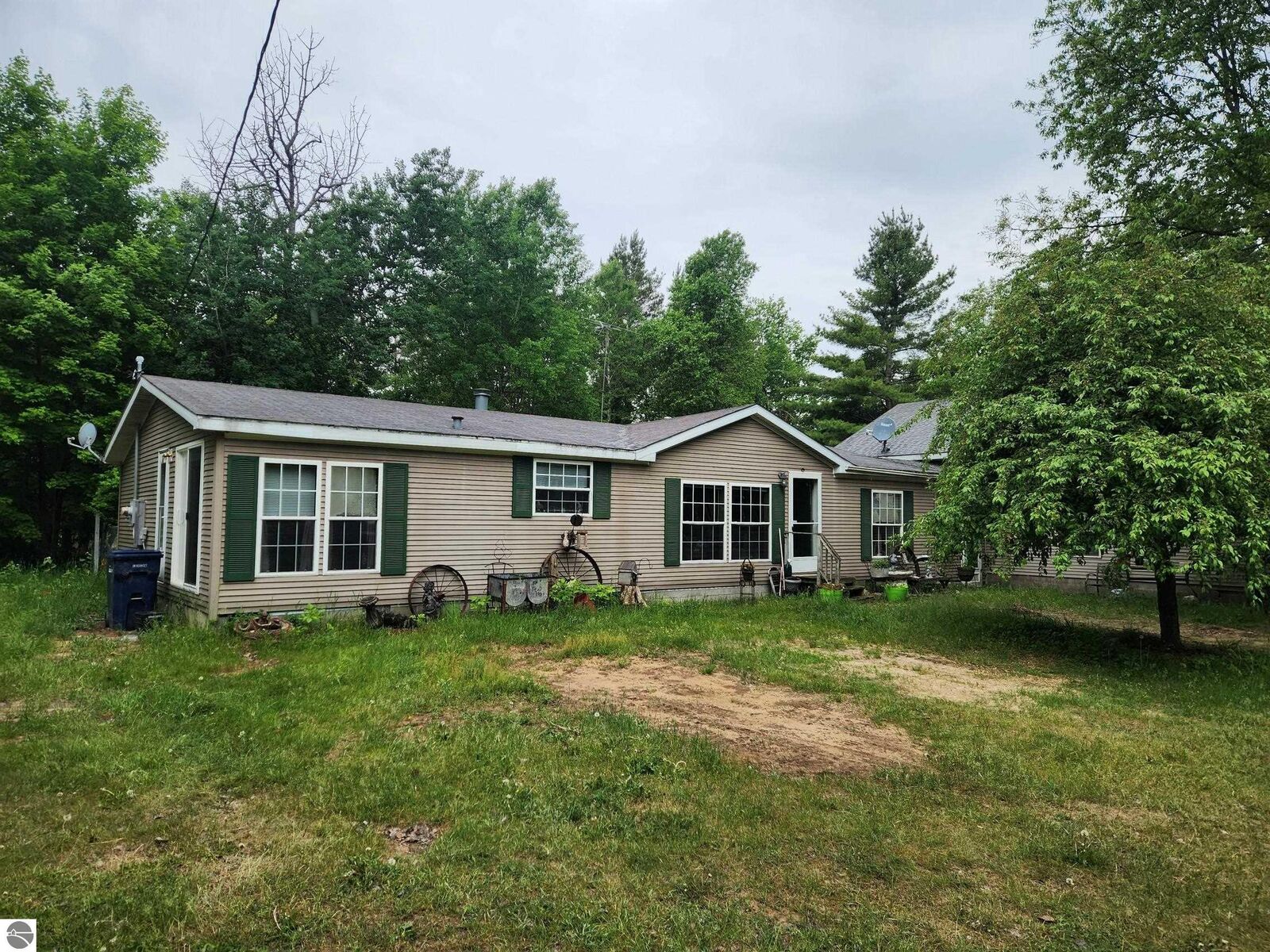 Property Photo: 5948 Kniss Road MI 49646