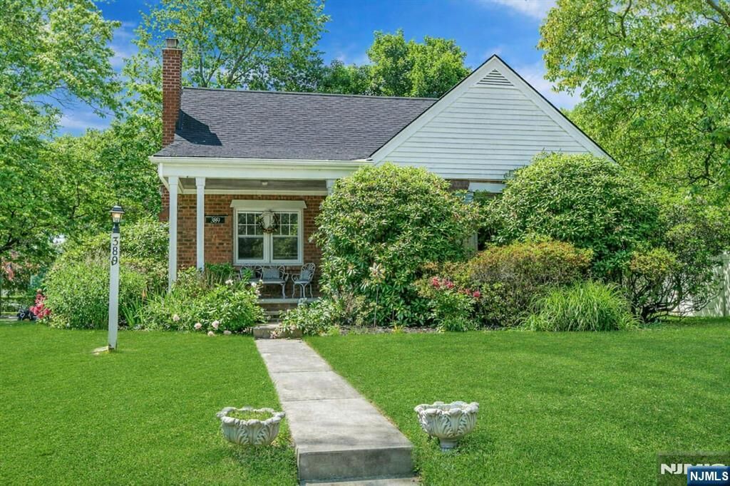 Property Photo:  389 Bergen Boulevard  NJ 07649 