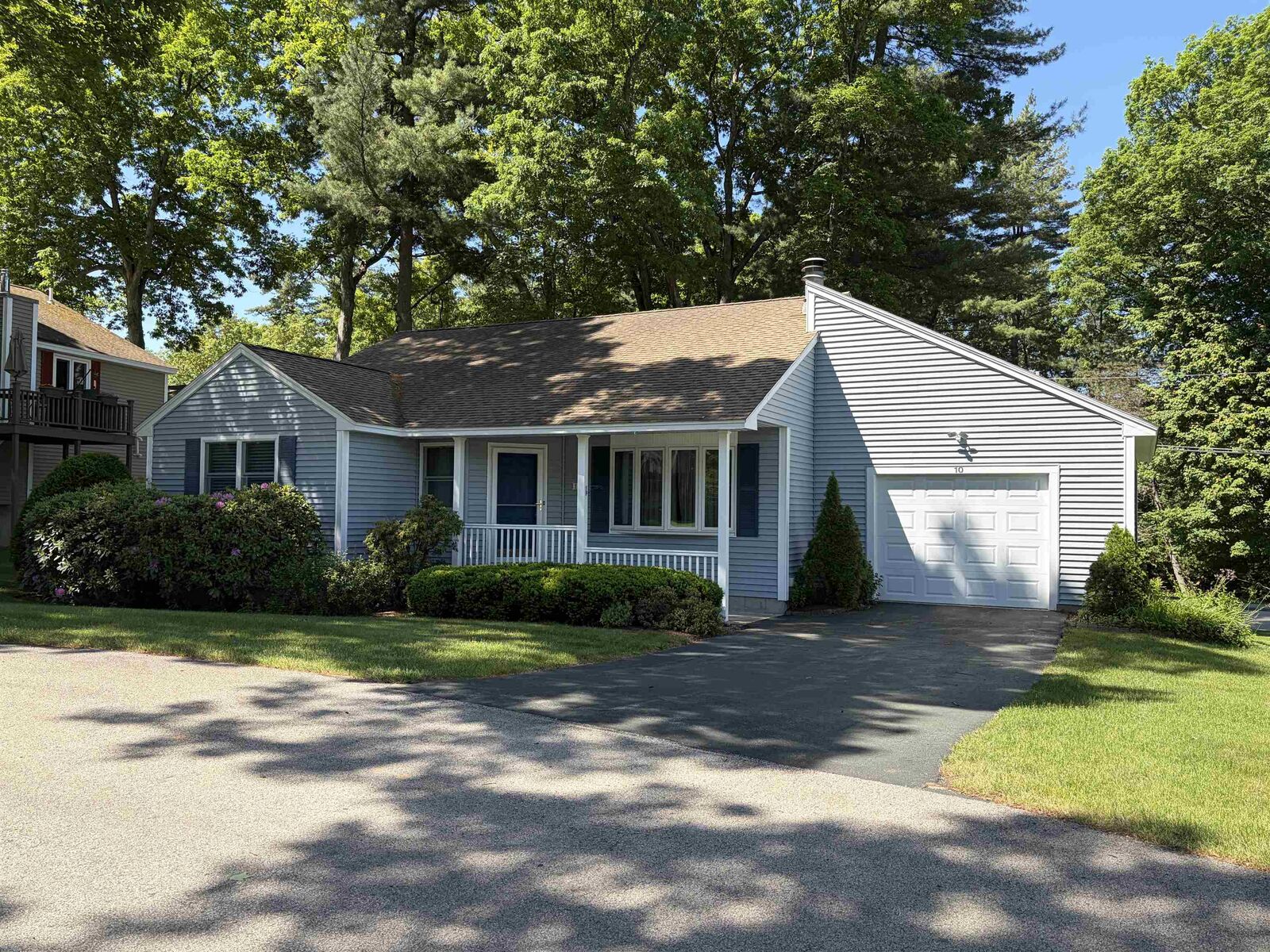 Property Photo:  10 Jamaica Lane  NH 03063 