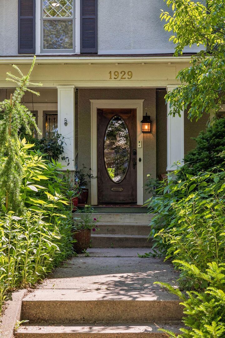 Property Photo: 1929 James Avenue S MN 55403