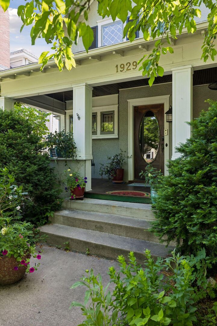 Property Photo: 1929 James Avenue S MN 55403