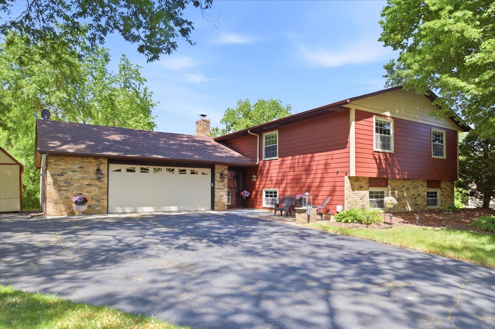 Property Photo:  15873 Hayes Trail Court  MN 55124 