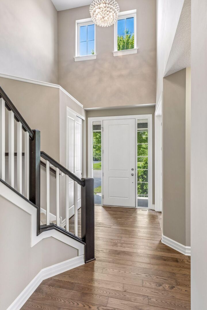 Property Photo:  6 Cunningham Road  MN 55127 