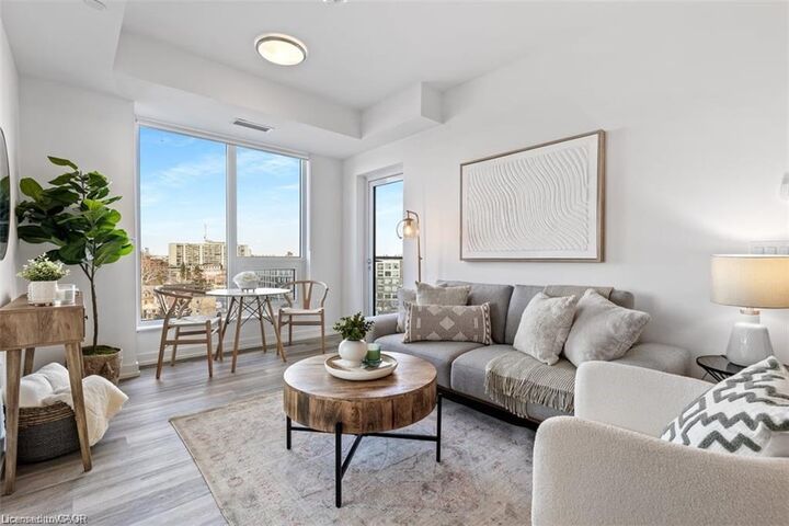 Property Photo:  15 Wellington Street 706B  ON N2G 0E4 
