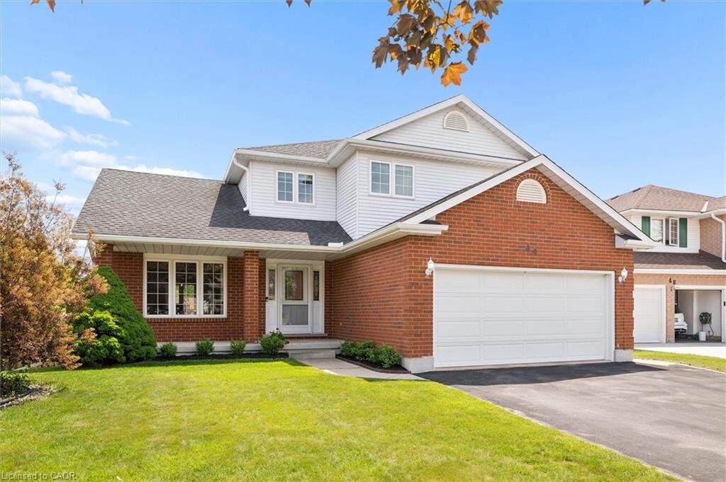 Property Photo:  44 Tami Court  ON N2B 3V2 