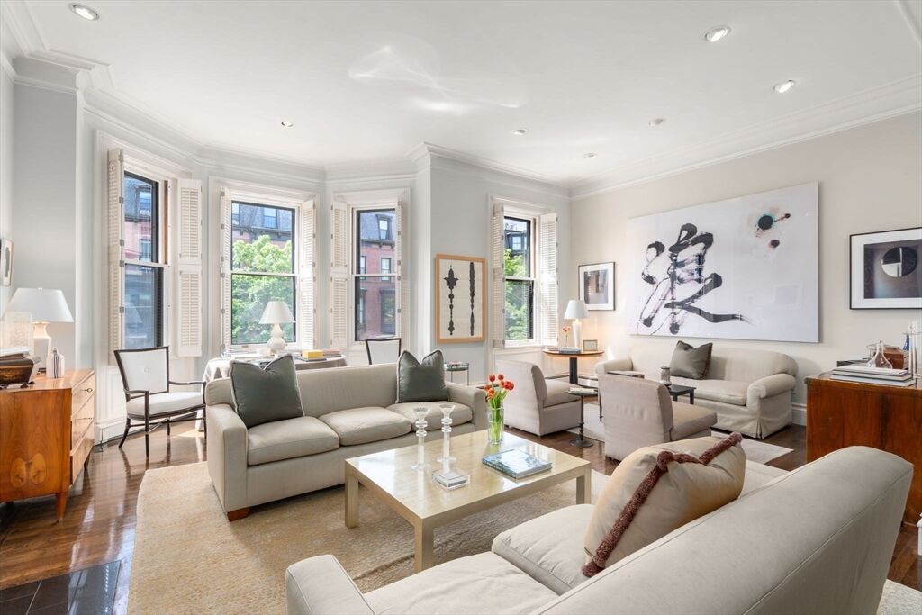 Property Photo:  111 Marlborough 2  MA 02116 