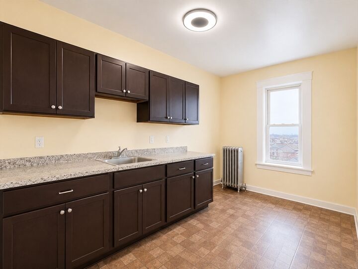 Property Photo:  149 Essex Street 2L  MA 01040 