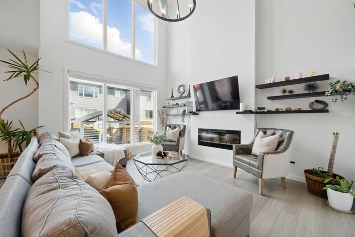 Property Photo:  73 Mallard Grove SE  AB T3C 0E3 
