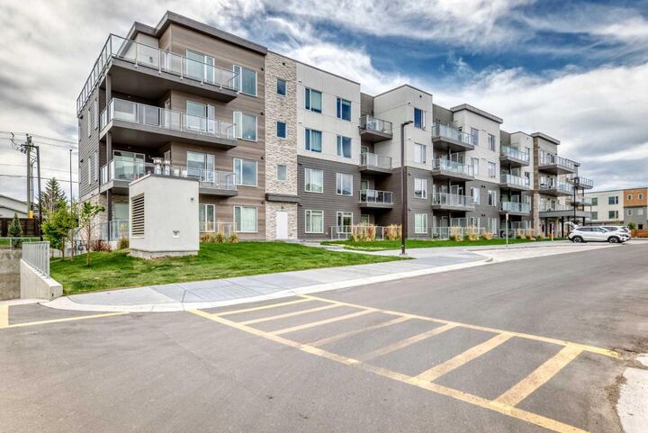 Property Photo: 200 Shawnee Square SW 403 AB T2Y 0T7