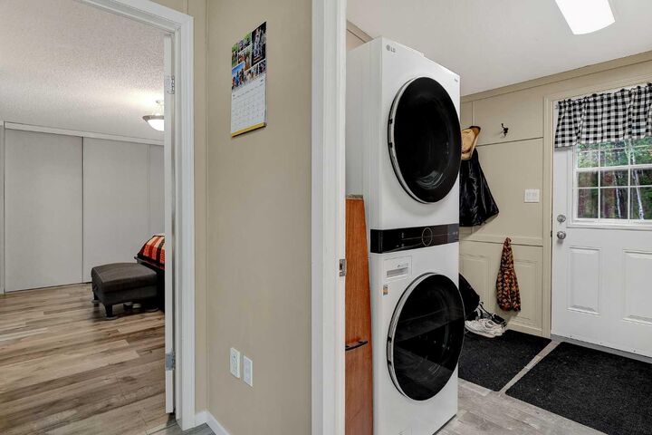 Property Photo: 25128 Hwy 43 AB T0H 3N0