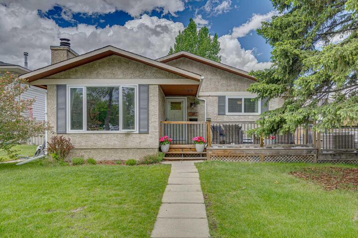 Property Photo:  12019 Canfield Green SW  AB T2W 1V3 