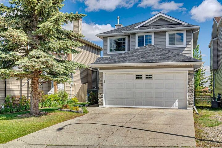 Property Photo:  18 Bridlewood Way SW  AB T2Y 3R5 