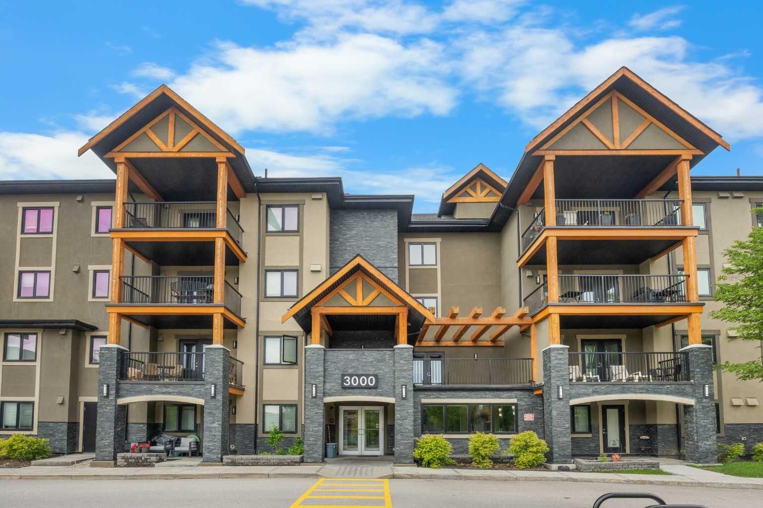 Property Photo:  402 Kincora Glen Road NW 3110  AB T3R 0V2 