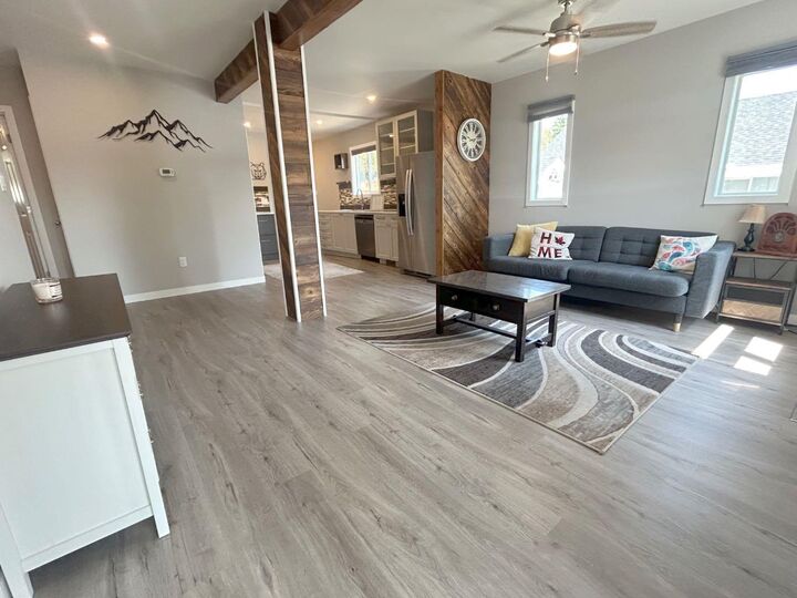 18 Maple Street — photo 1
