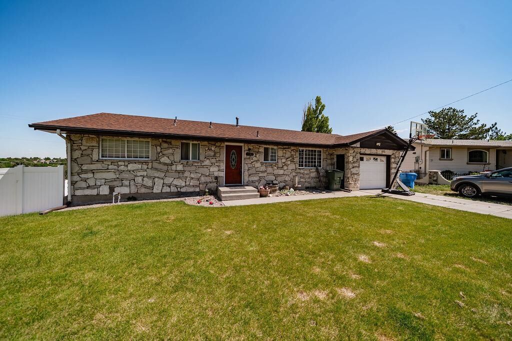 Property Photo:  1942 Monte Vista Drive  ID 83201 