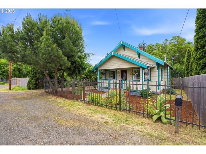 Property Photo: 10612 SE Harold St OR 97266