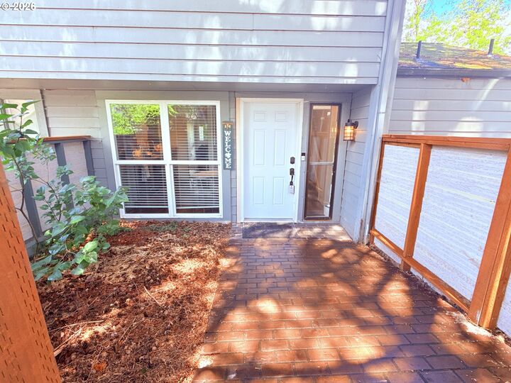 Property Photo: 8552 SW Brightfield Cir OR 97223