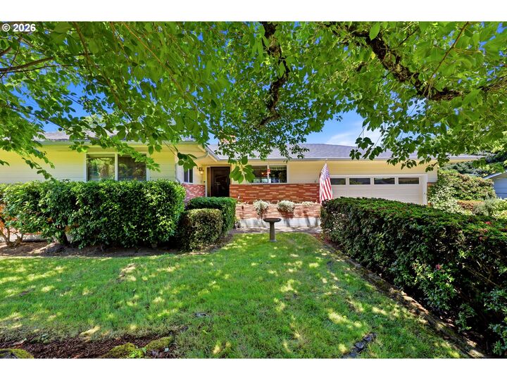 Property Photo: 6841 SE Cavalier St OR 97267