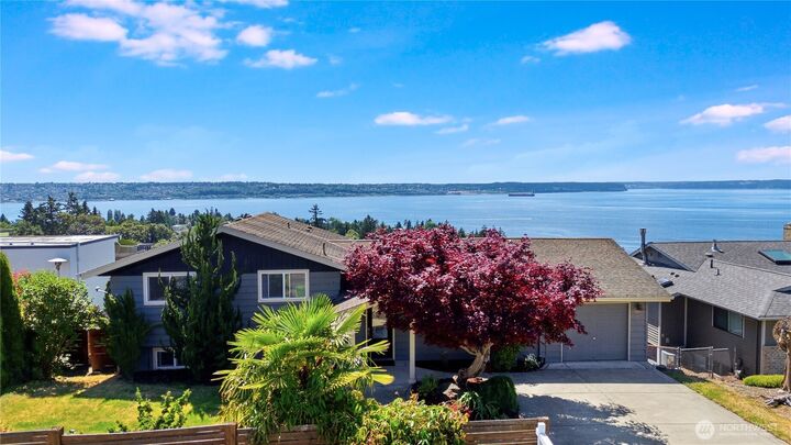 Property Photo:  5530  Frances Avenue NE  WA 98422 