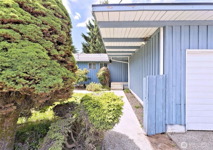 Property Photo: 12805 64th Avenue S WA 98178